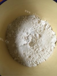 质嫩爽口的奶黄包做法图解1)