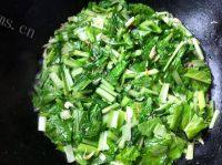 家常菜虾皮炒小白菜做法图解5)