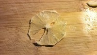 鲜榨柠檬苦瓜芹菜汁的做法图解三