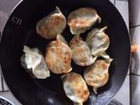 简单的煎饺子做法图解4)