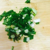 家常菜炒蚕豆做法图解4)