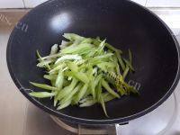 素炒芹菜做法图解3)