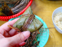 广式腊味粽子做法图解9)