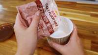 玉盘珍馐的杯子蛋糕做法图解2)