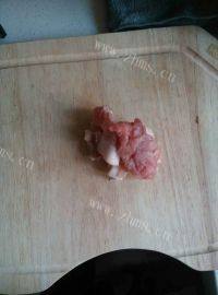 家常菜肉炒茭白做法图解2)