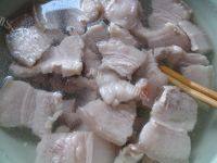 美味的腐乳烧肉做法图解4)