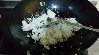 自己做的火腿蛋炒饭做法图解4)