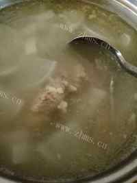 美味的骨头萝卜汤