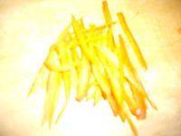 口感极佳的肉炒双丝做法图解2)