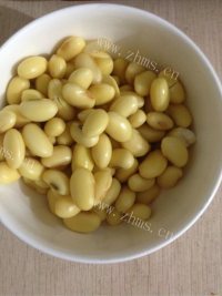 清香的西兰花炒黄豆做法图解2)