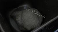 DIY鲜虾披萨做法图解4)