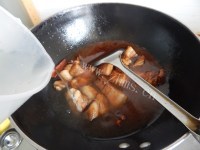 美味的海带结红烧肉做法图解6)