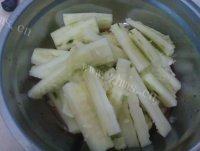 绿色食物之凉拌黄瓜做法图解3)