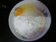 易做的豆渣鸡蛋饼做法图解2)