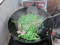 家常豆角炒肉做法图解6)
