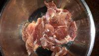 绝味的炸酥肉做法图解1)