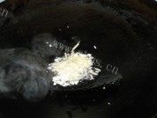 虾米炒萝卜做法图解7)