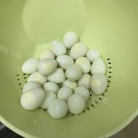 虎皮鹌鹑蛋做法图解4)
