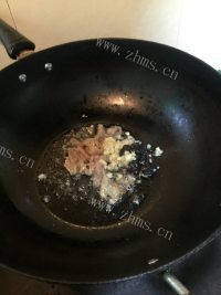 爽口解腻的肉焖苦瓜做法图解7)