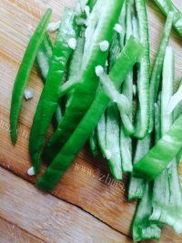 家常菜莲藕炒肉做法图解4)