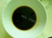 美味营养的凉拌金针菇做法图解5)