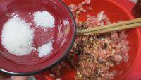 自制鲜肉锅贴做法图解4)