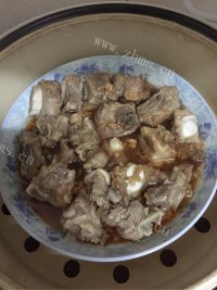 色香味浓的蒸排骨做法图解3)