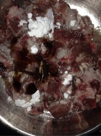 色香味俱全的清蒸排骨做法图解3)