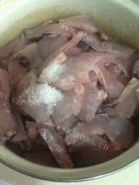 自己做的酸菜鱼做法图解1)
