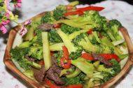 美味牛肉炒西兰花做法图解7)