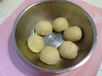 自制豆沙面包卷做法图解5)