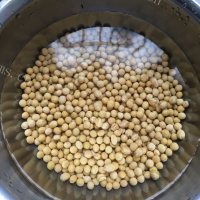 诱人的黄豆焖猪蹄做法图解1)