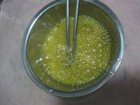 番茄海鲜菇炒蛋做法图解4)