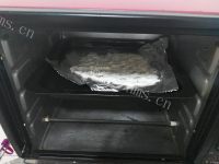 美味蛋黄肉松月饼做法图解2)