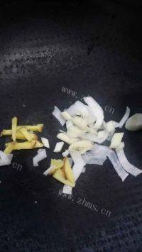 家常菜孜然土豆片做法图解2)