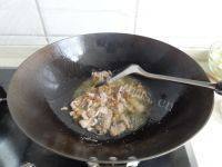甘脆的茭白炒肉片做法图解3)