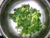 美味的菠菜炖粉皮做法图解4)