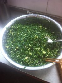 特下饭的韭菜盒子做法图解2)