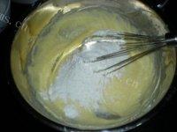 诱人的葡萄干小蛋糕做法图解6)