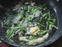 家常菜紫菜肉丸汤做法图解10)