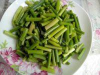 家庭蒜苔炒肉片做法图解1)