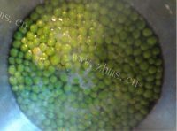 家常菜豌豆炒肉末做法图解4)