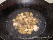 美味的辣椒炒螺头做法图解1)