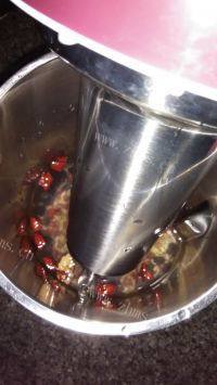 美味的燕麦红枣豆浆做法图解7)