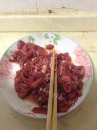 家常菜西葫芦炒牛肉做法图解1)