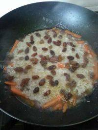 妈妈做的牛肉抓饭做法图解13)