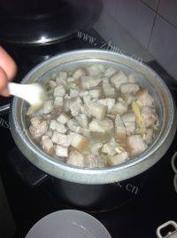 笋干烧肉做法图解6)
