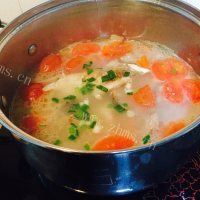 美味的番茄鱼头汤做法图解11)