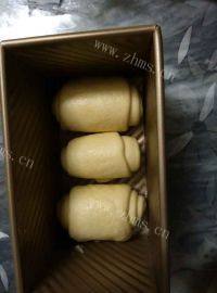 自制牛奶吐司做法图解4)