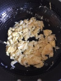 美味的苦瓜炒蛋做法图解4)